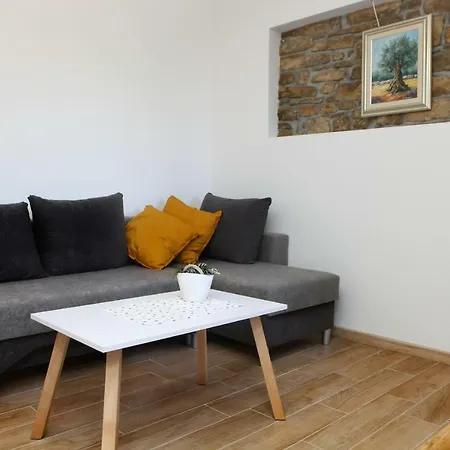 Classy One-bedroom Bea Apartman Portoroz